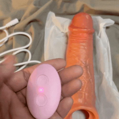 DOMINIX Realistic Vibrating Penis Sleeve, Elastic Penis Ring, Big Dick, Stretching, Hotwife Lifestyle (<45 dB)