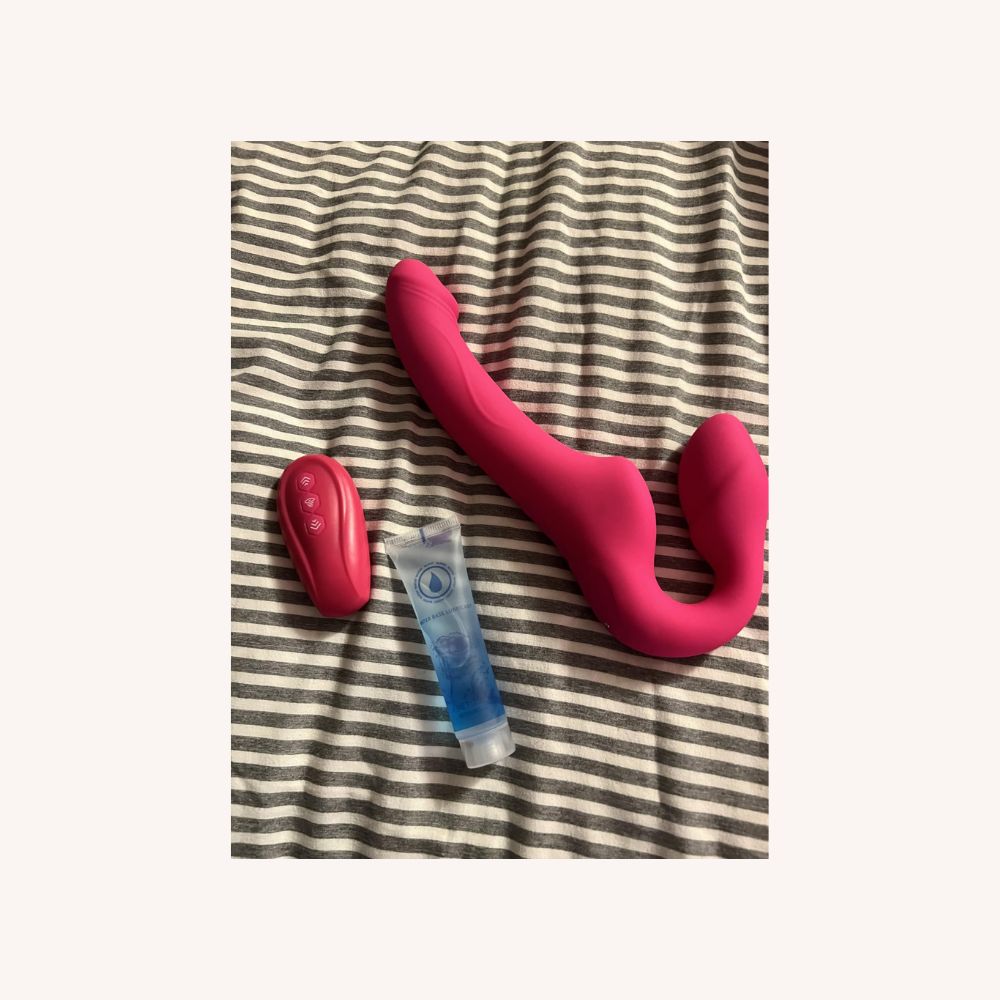 Lifelike Lover Luxe Posable Remote Vibrating Thumping Strapless Strap-On